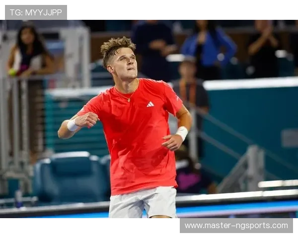 德约科维奇强势回归赛场引发关注年轻新星崛起网坛格局或将迎来新变局